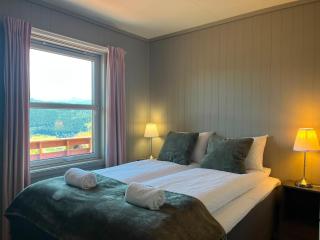 Amazing river Views - Private Sauna - Balcony! - 8