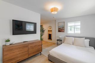 Parkway Boutique Suite 12 - 0