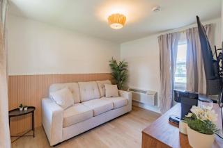 Parkway Boutique Suite 26 - 9