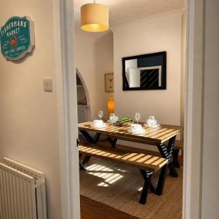 3BR Gateshead Home Free Parking WiFi - 4