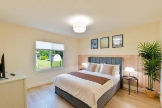 Parkway Boutique Suite C - 6