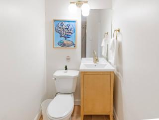 Parkway Boutique Suite 13 - 4