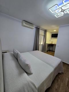 Hostal La Mancha - 9