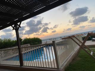 شالية بقرية زمردة صف أول بحر - 1