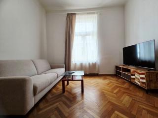 Historic Apartment - 5 min to the Train Station - 3