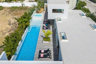 Long Lap Pool - Modern Villa - Jan Thiel Beach - 2
