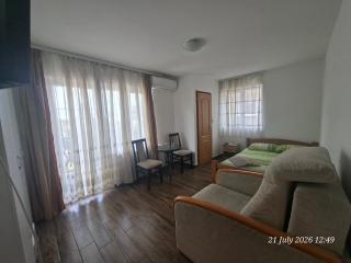 Hedonist - 3