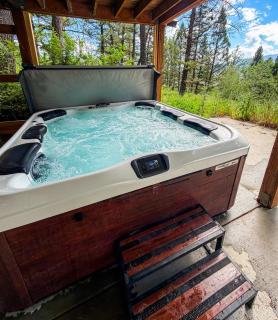 Two Top Stop - 15min to Yellowstone, Hot Tub, Arcades, BBQ - 9