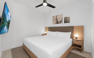 4103 Elevated 1BR with West Views a Pool and 24h Gym in Downtown Miami - 9