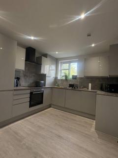 Modern 3 Bedroom House in Tilbury - 3