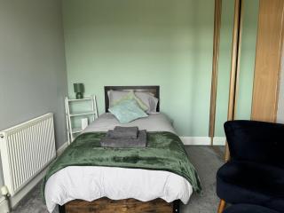 Herbert Terrace, Home in Dewsbury, West Yorkshire - 4