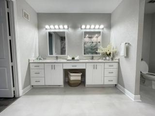 Luxury 2B2B APT Near Convention Center Universal - 8