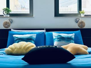 Bright Seaside Maisonette with Private Terrace - 5