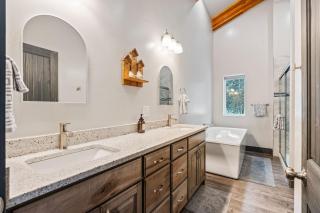 Prism Peaks - Hot Tub, Fire Pit, AC, Yellowstone, ATV, Views - 9