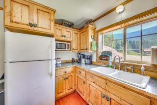 700-Acre Property w/ 33-Acre Lake & Dual Cabins! - 1