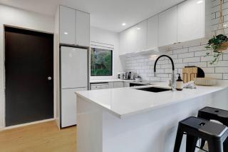 Vibrant Family 2BR Townhouse with Air-Con and Deck - 5