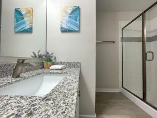 VistaCay Condo near Conventional Center Universal8 - 5