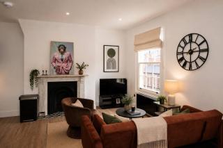 Minister Penthouse By Furnished Accommodation YORK RACES, Central Access Close to Train Station - 1