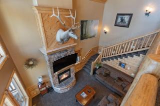 Pine Haven Lodge - Hot Tub, Yellowstone, Family Friendly, Fire Pit - 3