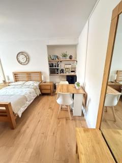 Ground Floor studio flat with free private parking - 3