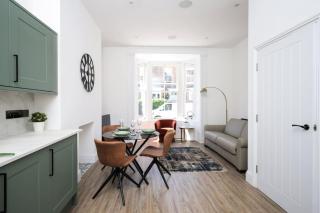 Ouse Flat East Mount by Furnished Accommodation Centre Location to York York Races - 6
