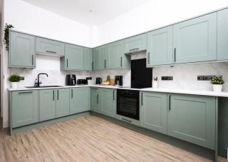 Ouse Flat East Mount by Furnished Accommodation Centre Location to York York Races - 5