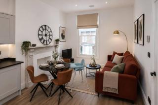 Shambles Flat East Mount by furnished accommodation Central Location York Races Close to Train Station. - 0