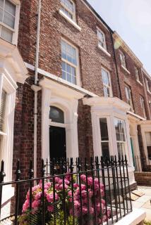 Shambles Flat East Mount by furnished accommodation Central Location York Races Close to Train Station. - 7