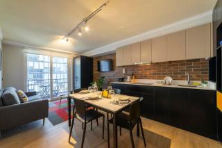 Couple Urban Retreat Providencia with Pool and Gym - 4