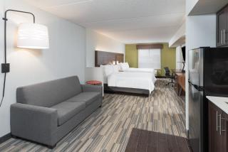 Holiday Inn Express Hotel & Suites Milton by IHG - 4