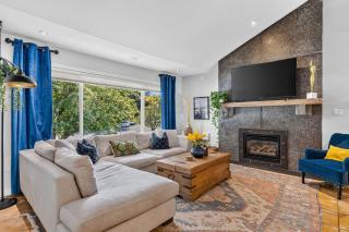 Waterfront Oasis with Pool, Hot Tub & Pet Friendly - 8