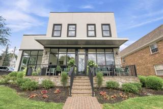 Charming Studio Stay Walk to Dining and UK - 3