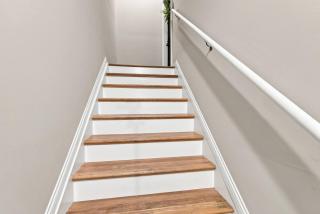 Stylish Chevy Chase Stay Walk to Dining and UK - 7