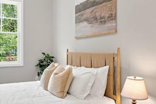 Stylish Chevy Chase Stay Walk to Dining and UK - 3