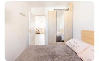 Habitacion con cama doble cerca a Plaza Castilla - 5
