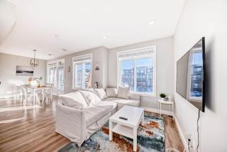 Double Garage | Stunning Home | Balcony - 9