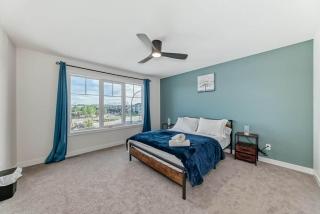 Free Parking | Relaxing 3BR Cochrane Home - 6