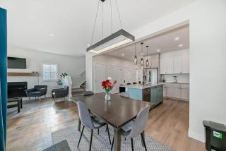 Free Parking | Relaxing 3BR Cochrane Home - 4