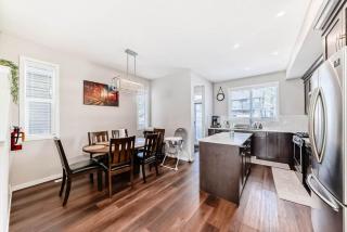 Modern 3BR Townhome | Family Friendly | Near YYC - 5