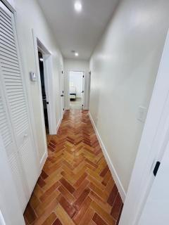 Modern 3BR Home Sleeps 8 Near Calle 8 Fast WiFi - 8