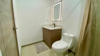 Modern Luxury Condo, Rooftop Pool, Best Views, - 8