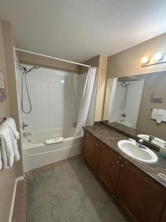 Pinnacle Pointe Resort By YLW Vacation Rentals - Kelowna - 3