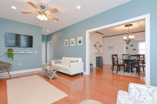 Harbortown Hideaway - 6