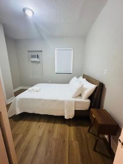 Cozy Stay 4BR Near Calle Ocho Food Culture - 3