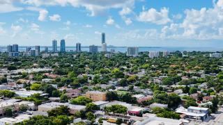 Cozy Stay 4BR Near Calle Ocho Food Culture - 1