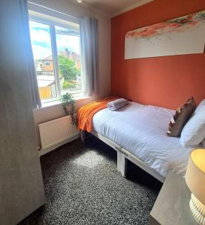 Family 3BR Home - Free Parking - Near City Centre - 7