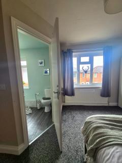 Family 3BR Home - Free Parking - Near City Centre - 2