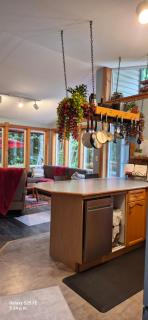 SeaView Getaway BLT, bed and Local treats, Retreat - 3
