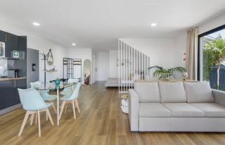 Modern Sea View Studio with Private Parking - 0