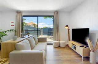 Modern Sea View Studio with Private Parking - 9